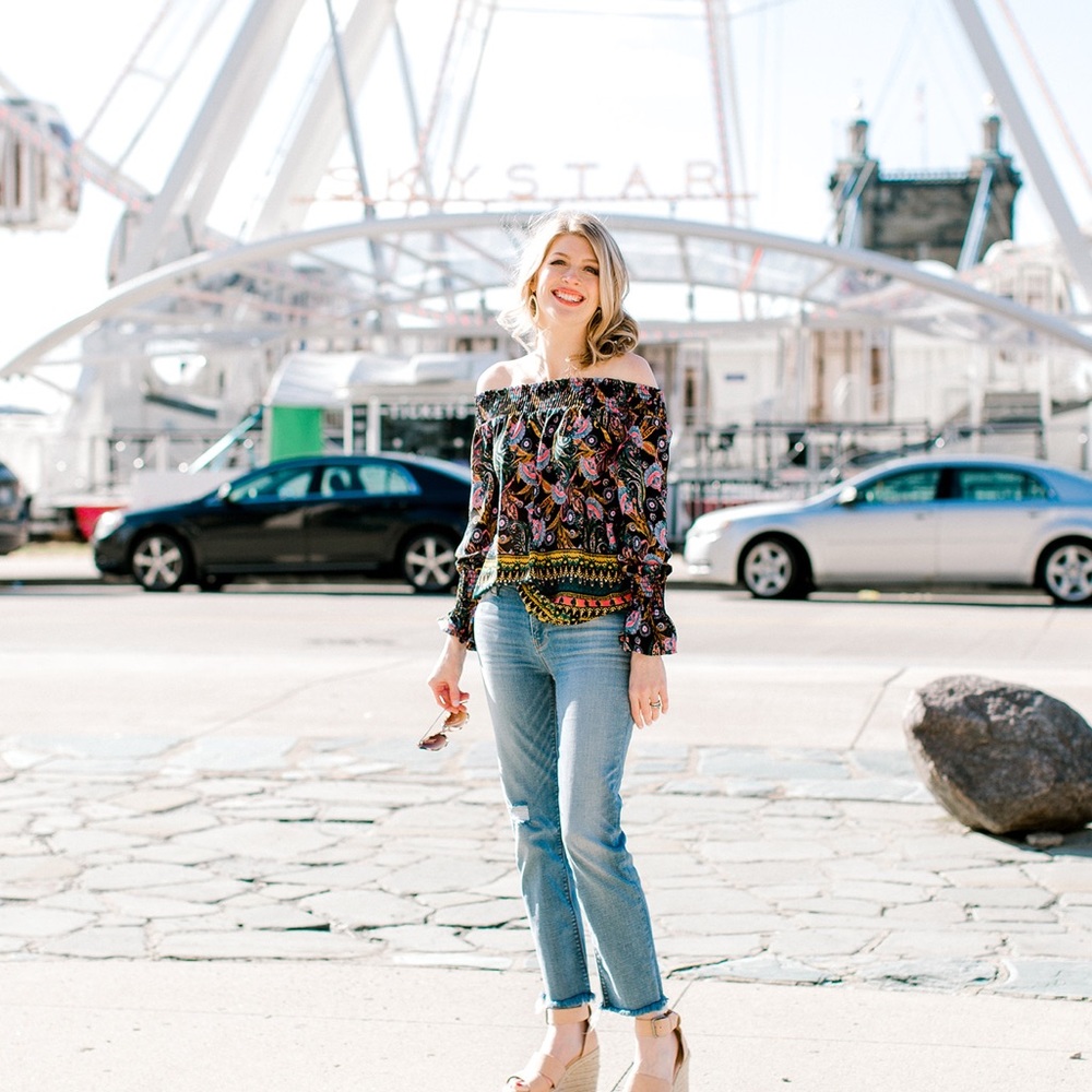 COPY - Off shoulder black paisley Evereve top xs